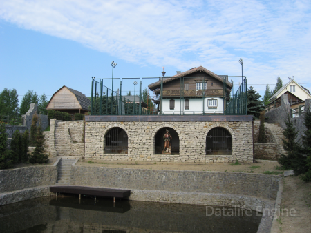 КАМЕННАЯ ГАЛЕРЕЯ